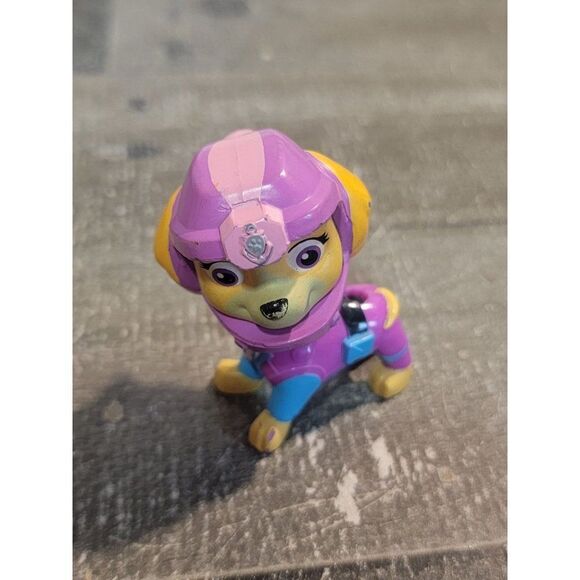 Paw Patrol Skye pink dog Disney Junior helmet toy figure - Picture 1 of 5